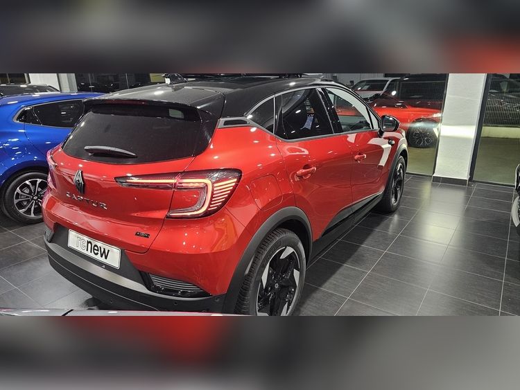 Renault Captur E- TECH TECNO 145CV foto 10