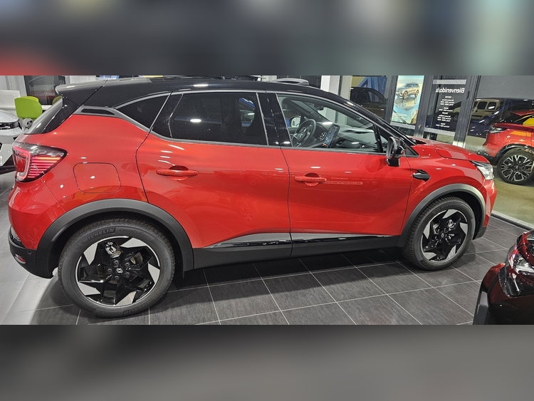 Renault Captur E- TECH TECNO 145CV foto 11