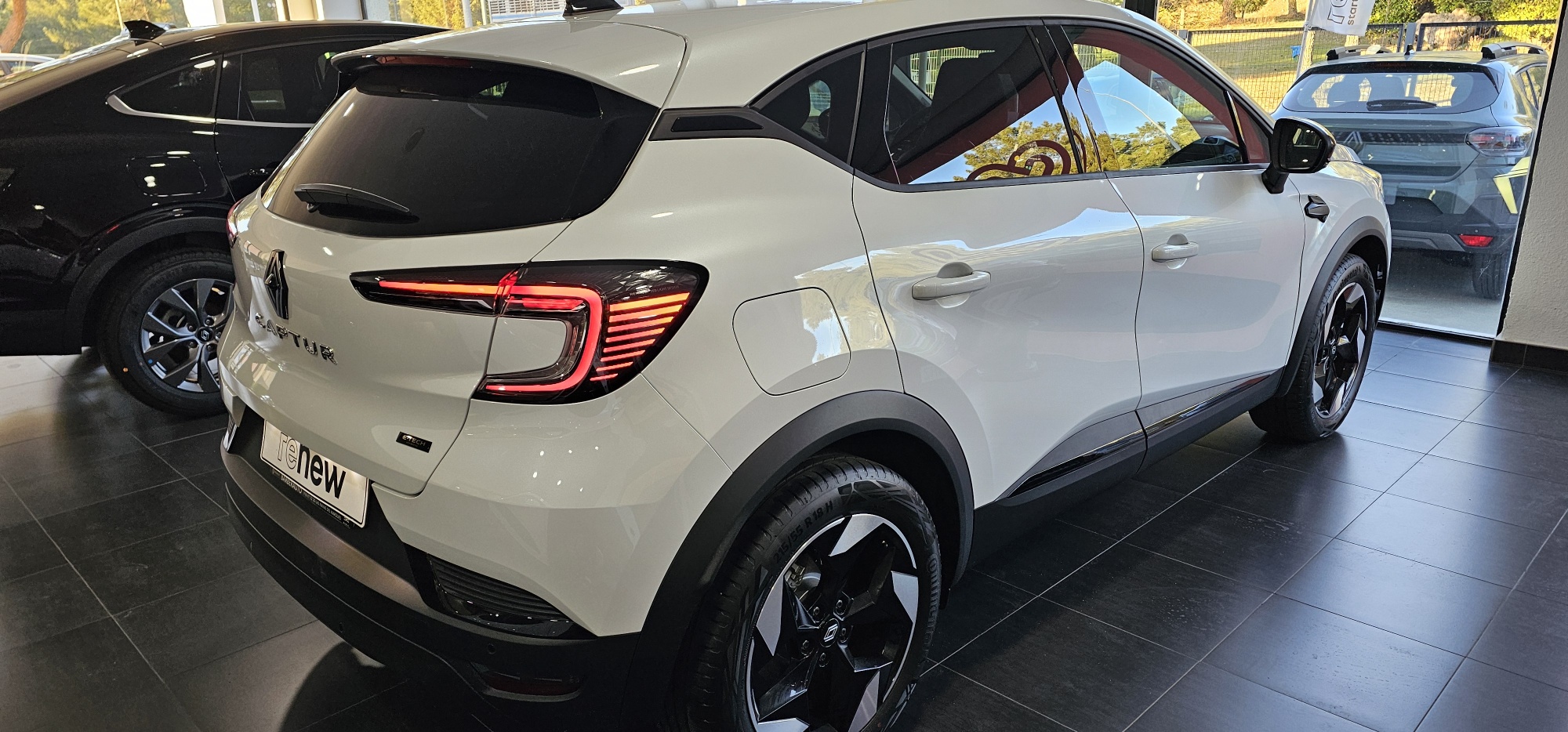 Renault Captur TECHNO E-TECH 117KW 160CV foto 20